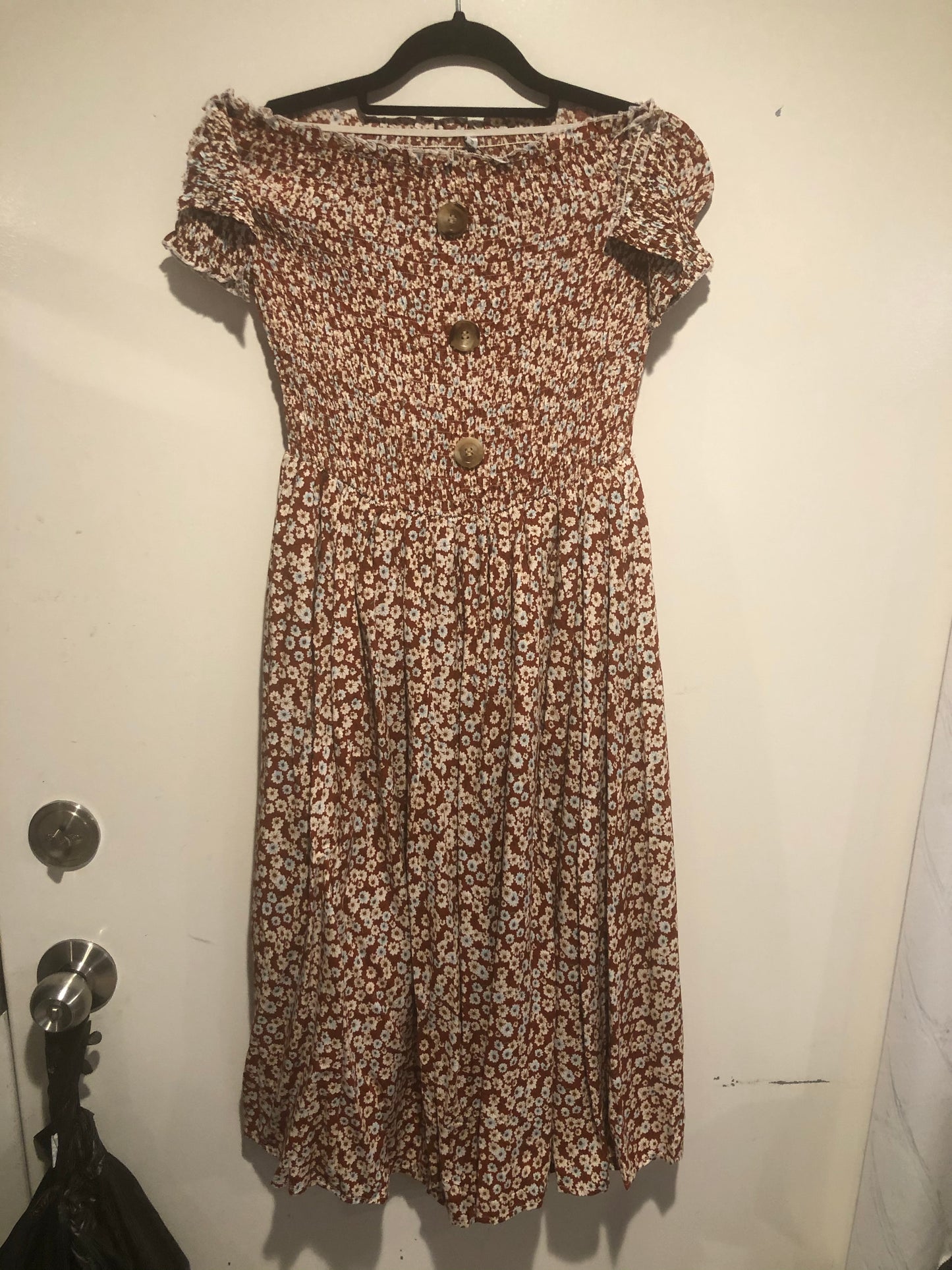 Off shoulder Flower dress, size small