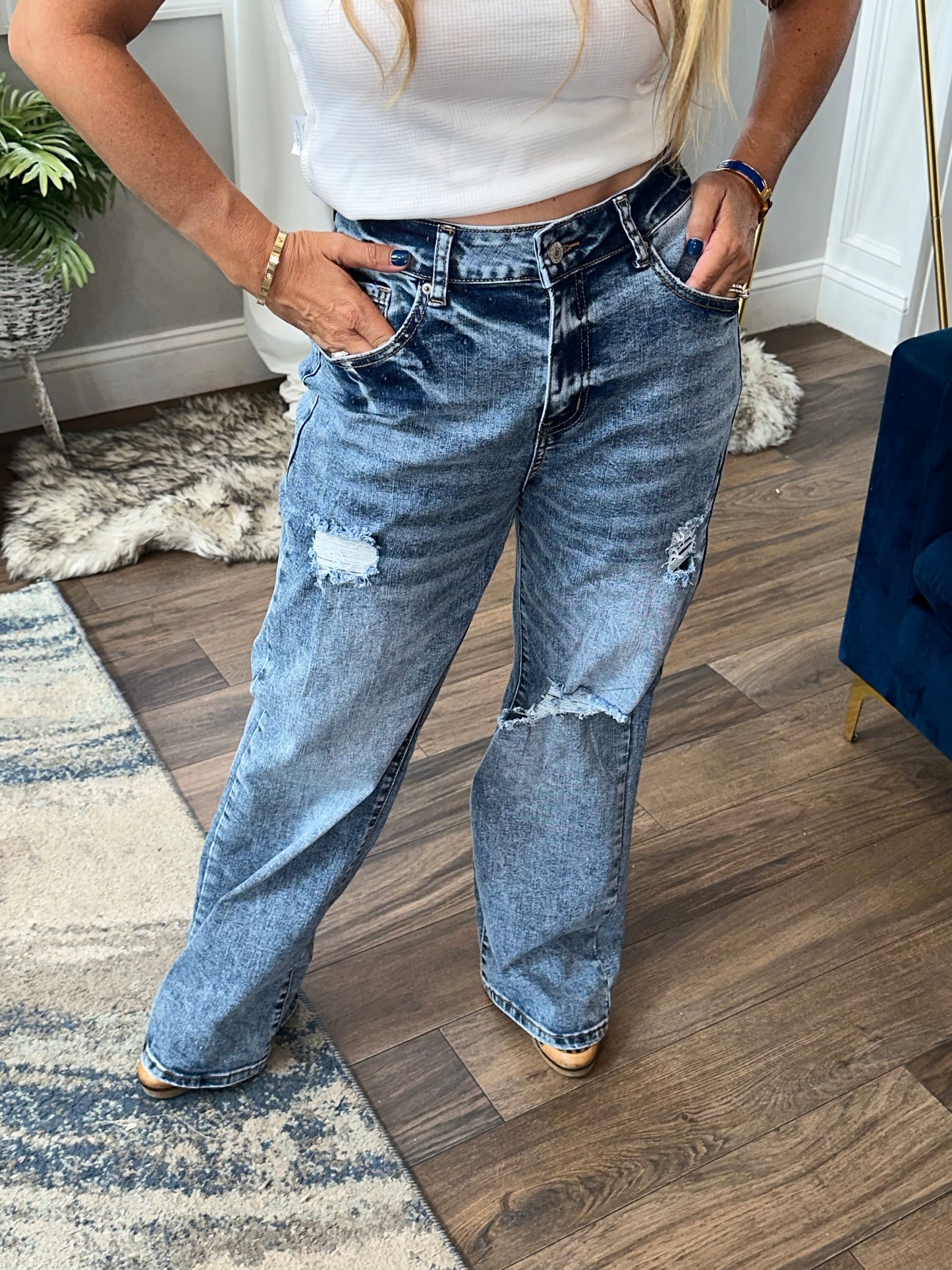 High waist distressed washed jeans