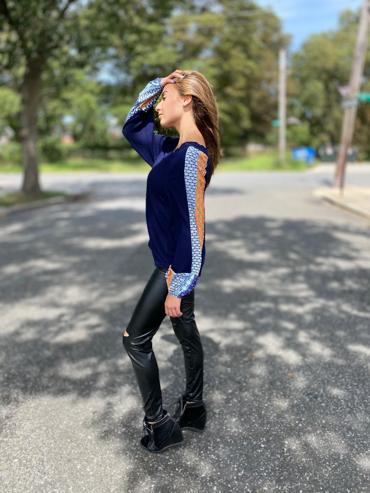 Blue floral top