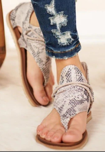 Print Flat Sandals