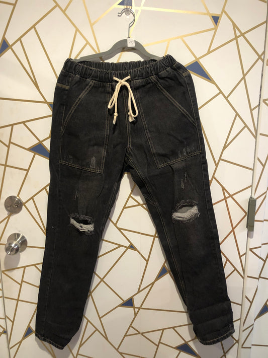 Distressed cargo jean