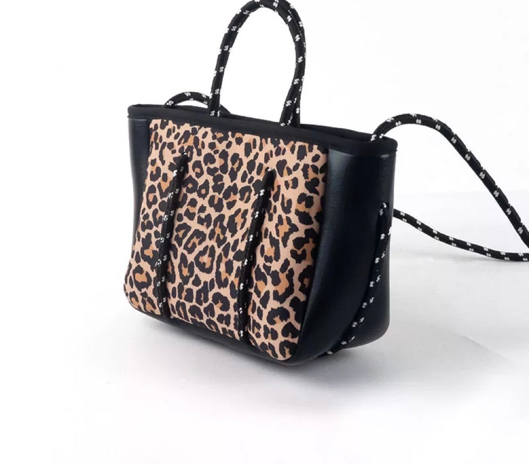 Hot selling crossbody neoprene crossbody small version