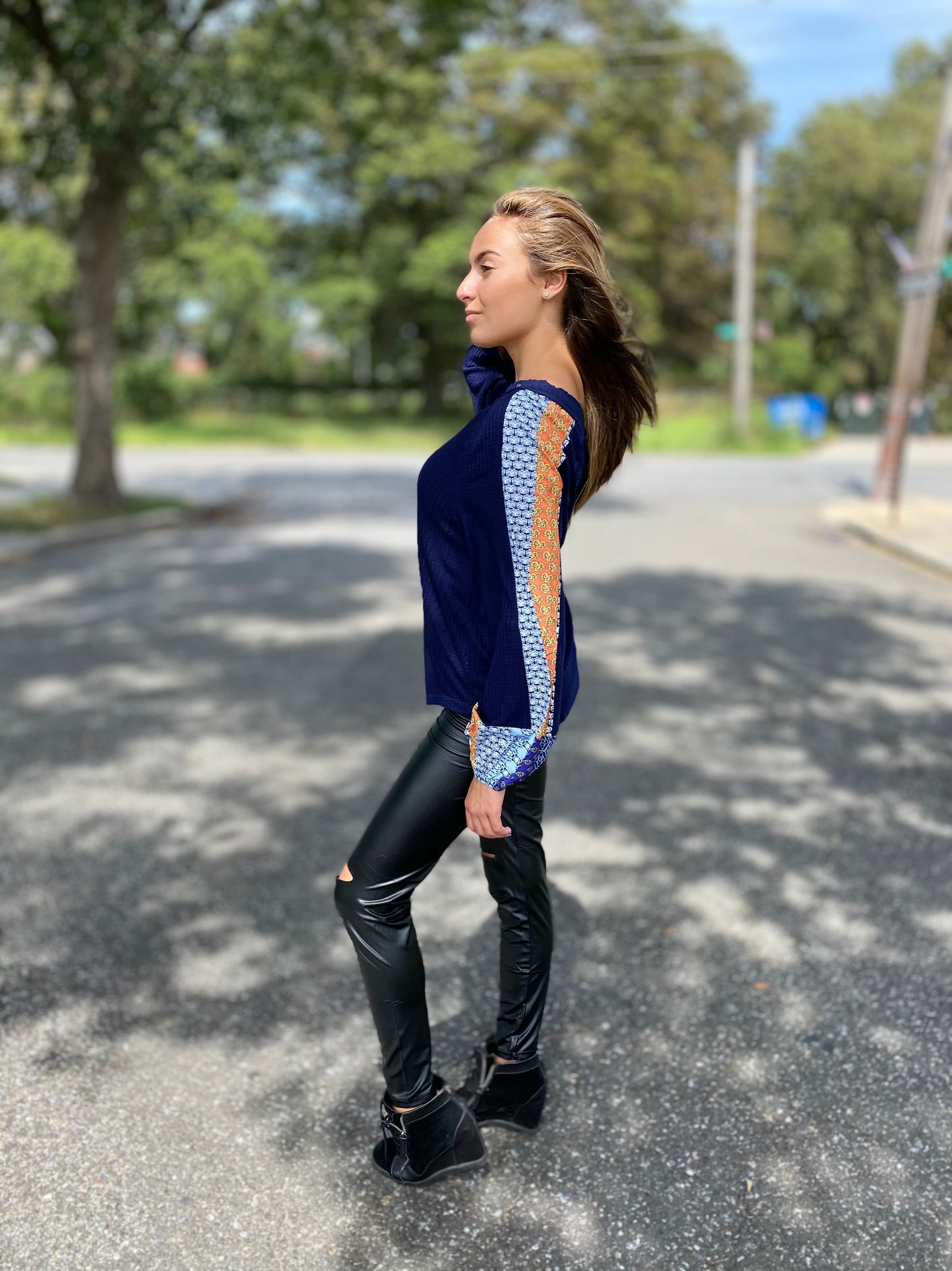 Blue floral top