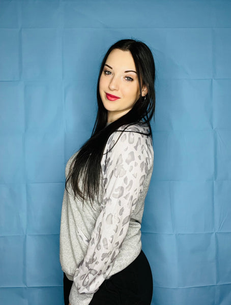 Grey Leopard top