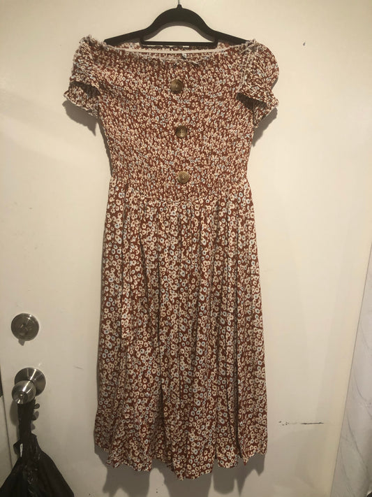 Off shoulder Flower dress, size small